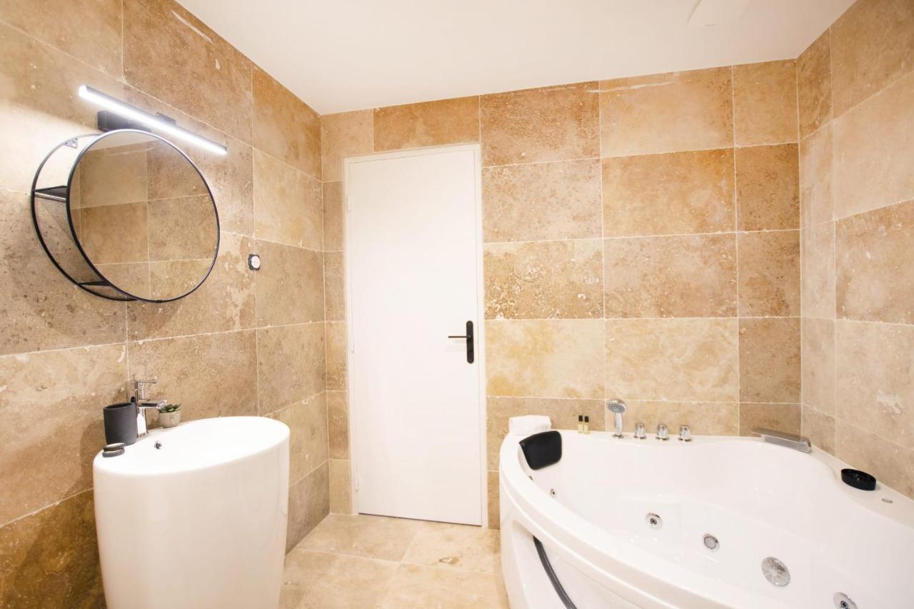 Guestready - Studio With Jacuzzi In The 10 Th Daire Paris Dış mekan fotoğraf